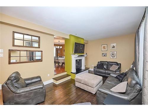 67 Melissa Crescent, Welland, ON - Indoor Photo Showing Living Room With Fireplace