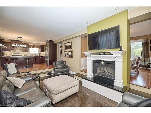 67 Melissa Crescent, Welland, ON - Indoor Photo Showing Living Room With Fireplace