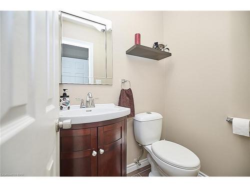 67 Melissa Crescent, Welland, ON - Indoor Photo Showing Bathroom