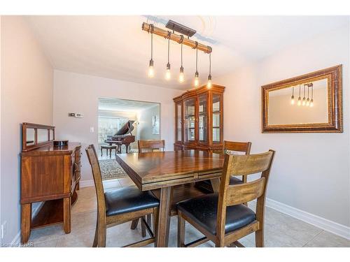 8 Donalda Court, St. Catharines, ON - Indoor Photo Showing Dining Room