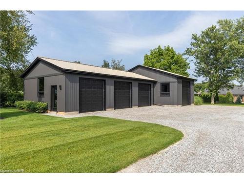 1613G Lookout Street, Fonthill, ON - Outdoor