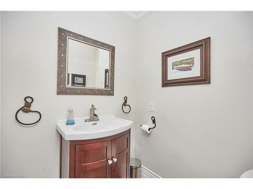 26 Christie Street, St. Catharines, ON - Indoor Photo Showing Bathroom