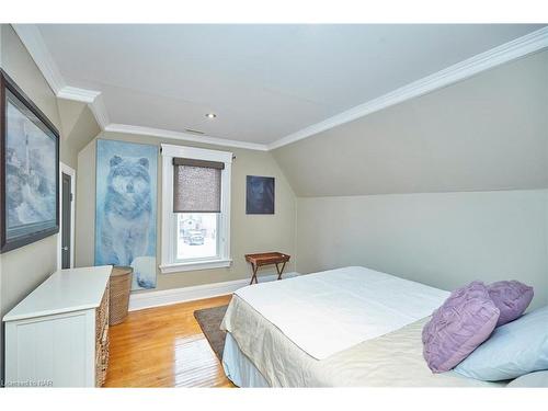 26 Christie Street, St. Catharines, ON - Indoor Photo Showing Bedroom