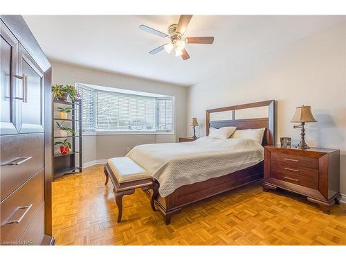 8 Donalda Court, St. Catharines, ON - Indoor Photo Showing Bedroom