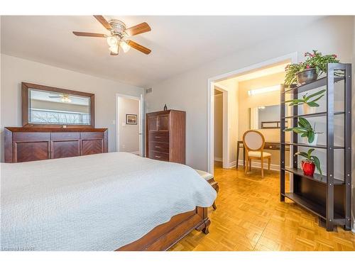 8 Donalda Court, St. Catharines, ON - Indoor Photo Showing Bedroom