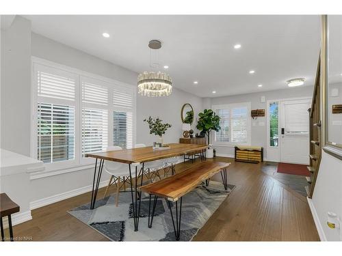 6 Durham Way, Niagara-On-The-Lake, ON - Indoor Photo Showing Dining Room