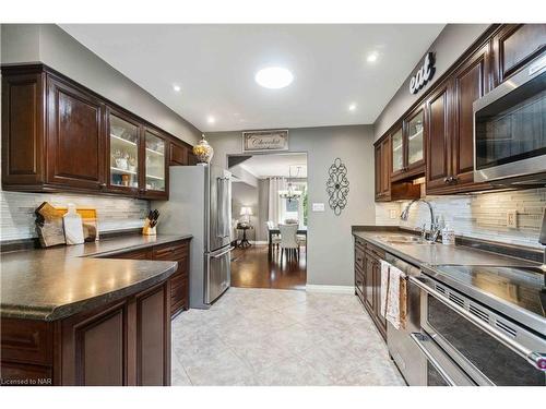 11 Brittany Court, St. Catharines, ON - Indoor Photo Showing Kitchen