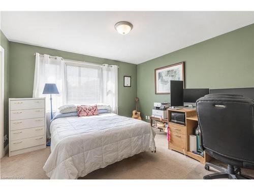 95 Ost Avenue, Port Colborne, ON - Indoor Photo Showing Bedroom