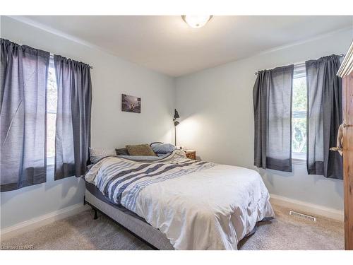 95 Ost Avenue, Port Colborne, ON - Indoor Photo Showing Bedroom