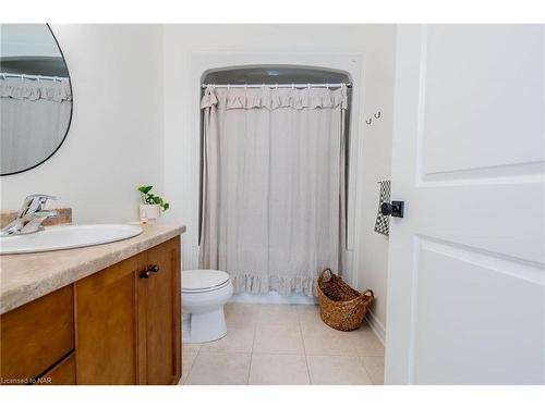 107-2799 St. Paul Avenue, Niagara Falls, ON - Indoor Photo Showing Bathroom