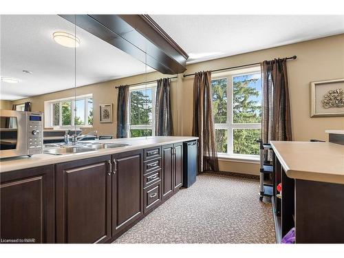 107-2799 St. Paul Avenue, Niagara Falls, ON - Indoor Photo Showing Kitchen With Double Sink