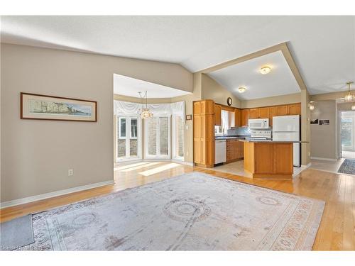 20-53 Bunting Road, St. Catharines, ON - Indoor Photo Showing Kitchen