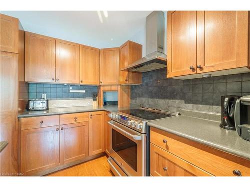 6254 Ash Street, Niagara Falls, ON - Indoor Photo Showing Kitchen