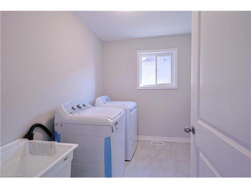 190 Pilkington Street, Thorold, ON - Indoor Photo Showing Laundry Room