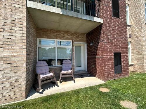 111-4644 Pettit Avenue, Niagara Falls, ON - Outdoor With Exterior