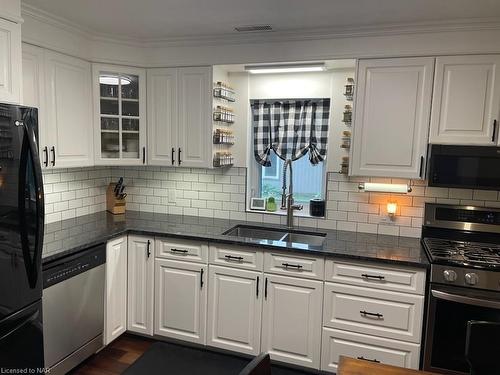 228 Ridgeway Road, Crystal Beach, ON - Indoor Photo Showing Kitchen With Double Sink