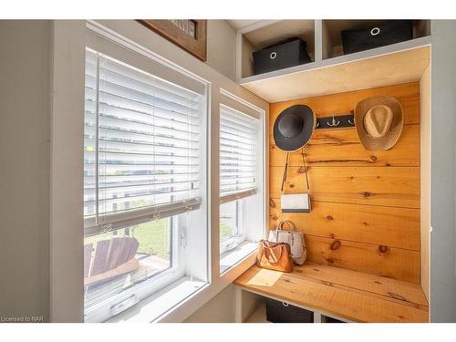 228 Ridgeway Road, Crystal Beach, ON - Indoor Photo Showing Other Room