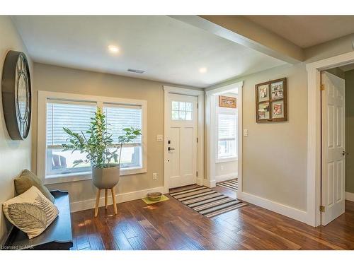 228 Ridgeway Road, Crystal Beach, ON - Indoor Photo Showing Other Room