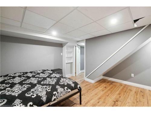 7988 Watson Street, Niagara Falls, ON - Indoor Photo Showing Other Room