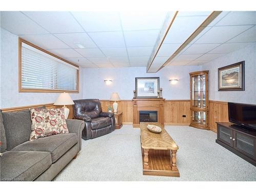 7151 Maywood Street, Niagara Falls, ON - Indoor Photo Showing Living Room With Fireplace