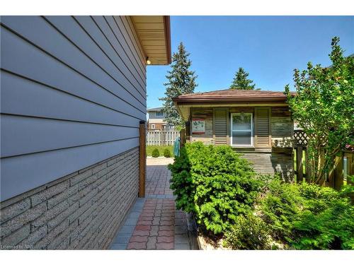 7151 Maywood Street, Niagara Falls, ON - Outdoor With Deck Patio Veranda