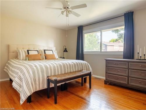 15 Rosemount Avenue, St. Catharines, ON - Indoor Photo Showing Bedroom