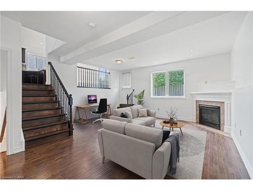 8160 Barrett Crescent, Niagara Falls, ON - Indoor Photo Showing Living Room With Fireplace