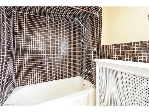 499 Townline Road, Niagara-On-The-Lake, ON - Indoor Photo Showing Bathroom