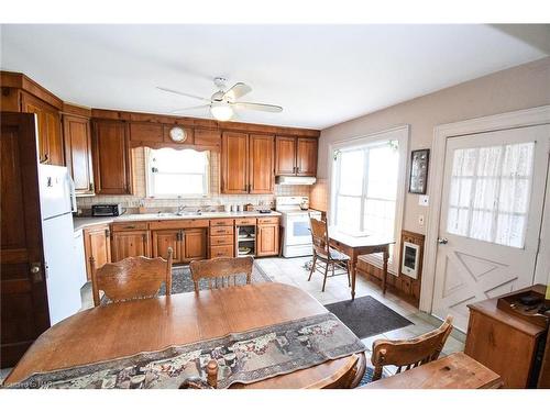 499 Townline Road, Niagara-On-The-Lake, ON - Indoor Photo Showing Kitchen