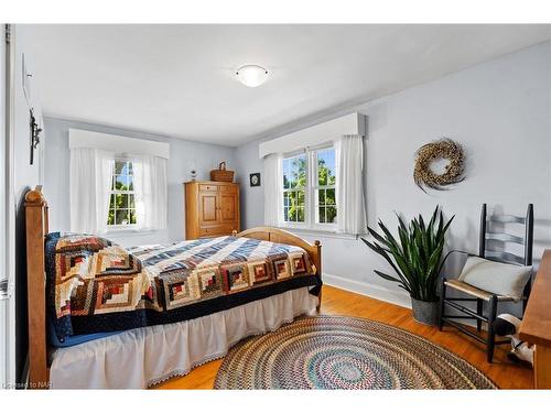 32 Forest Hill Road, St. Catharines, ON - Indoor Photo Showing Bedroom