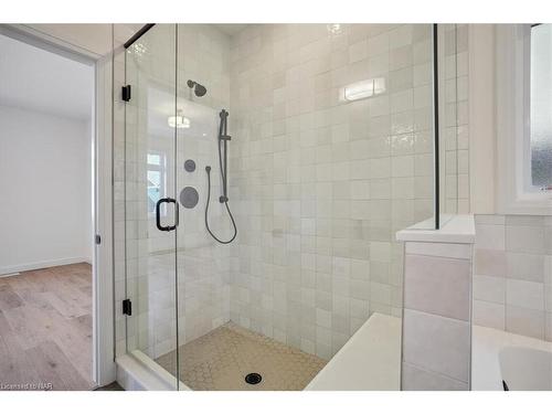 46 Beachwalk Crescent, Crystal Beach, ON - Indoor Photo Showing Bathroom