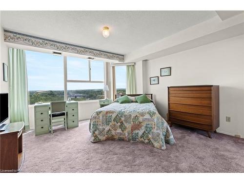 407-7 Gale Crescent, St. Catharines, ON - Indoor Photo Showing Bedroom