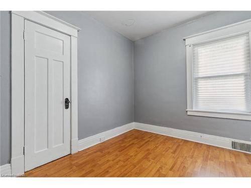 Upper-161 Lake Street, St. Catharines, ON - Indoor Photo Showing Other Room