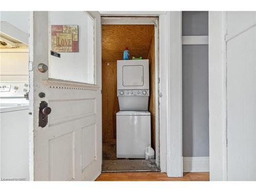 Upper-161 Lake Street, St. Catharines, ON - Indoor Photo Showing Laundry Room