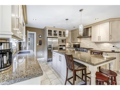 29 Colonel Butler Crescent, Niagara-On-The-Lake, ON - Indoor Photo Showing Kitchen With Double Sink With Upgraded Kitchen