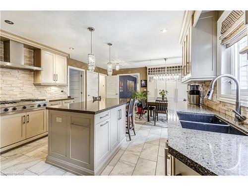 29 Colonel Butler Crescent, Niagara-On-The-Lake, ON - Indoor Photo Showing Kitchen With Double Sink With Upgraded Kitchen