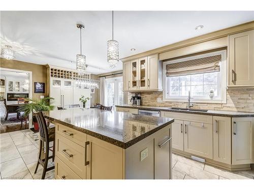 29 Colonel Butler Crescent, Niagara-On-The-Lake, ON - Indoor Photo Showing Kitchen