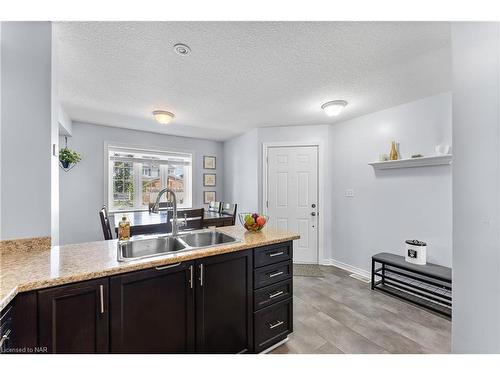 13B-15 Carere Crescent, Guelph, ON - Indoor Photo Showing Kitchen With Double Sink