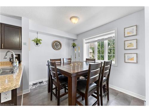 13B-15 Carere Crescent, Guelph, ON - Indoor Photo Showing Dining Room