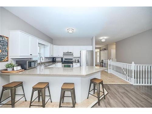 3359 Laurie Avenue, Vineland Station, ON - Indoor Photo Showing Kitchen