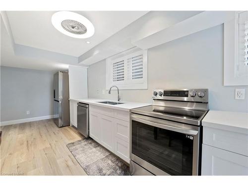 4065 Healing Street, Beamsville, ON - Indoor Photo Showing Kitchen With Double Sink