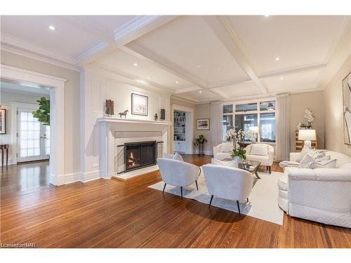 8 Hillcrest Avenue, St. Catharines, ON - Indoor Photo Showing Living Room With Fireplace