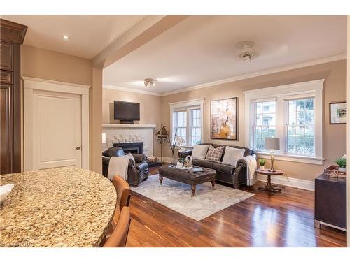 8 Hillcrest Avenue, St. Catharines, ON - Indoor Photo Showing Bathroom