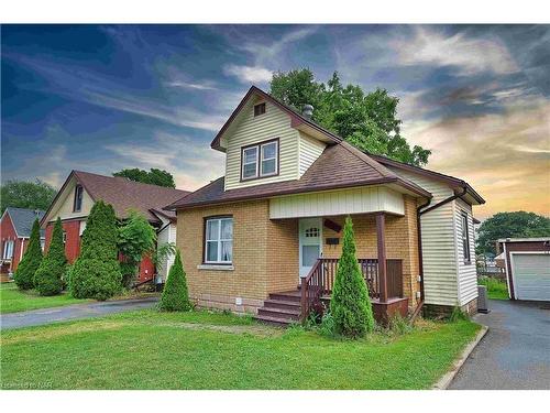 6462 Barker Street, Niagara Falls, ON - Outdoor