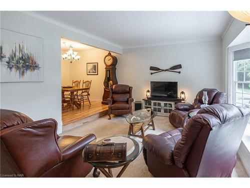 477 Dorchester Street, Niagara-On-The-Lake, ON - Indoor Photo Showing Living Room