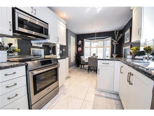 17-121 Glen Morris Drive, St. Catharines, ON - Indoor Photo Showing Kitchen