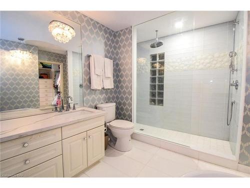 17-121 Glen Morris Drive, St. Catharines, ON - Indoor Photo Showing Bathroom