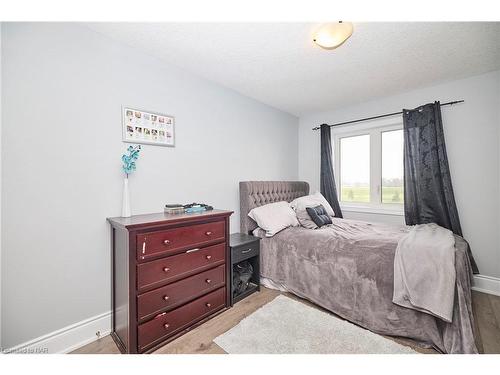 37 Sunset Way, Thorold, ON - Indoor Photo Showing Bedroom