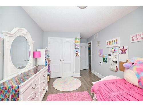 37 Sunset Way, Thorold, ON - Indoor Photo Showing Bedroom