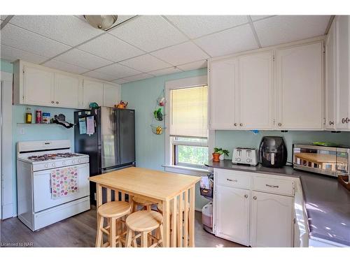 246 Henrietta Street N, Fort Erie, ON - Indoor Photo Showing Kitchen